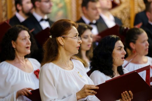 Corala „Nicolae Lungu” a concertat la Biserica „Sfântul Elefterie“-Nou Poza 259219