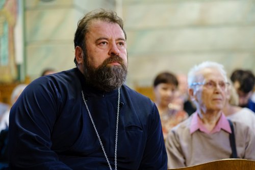 Corala „Nicolae Lungu” a concertat la Biserica „Sfântul Elefterie“-Nou Poza 259225