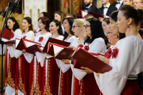 Corala „Nicolae Lungu” a concertat la Biserica „Sfântul Elefterie“-Nou Poza 259226