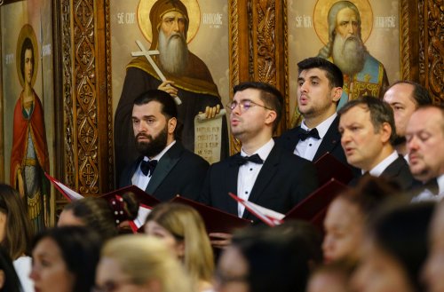Corala „Nicolae Lungu” a concertat la Biserica „Sfântul Elefterie“-Nou Poza 259228