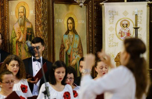 Corala „Nicolae Lungu” a concertat la Biserica „Sfântul Elefterie“-Nou Poza 259230