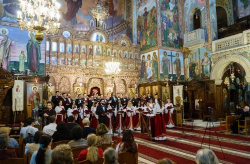 Corala „Nicolae Lungu” a concertat la Biserica „Sfântul Elefterie“-Nou Poza 259231