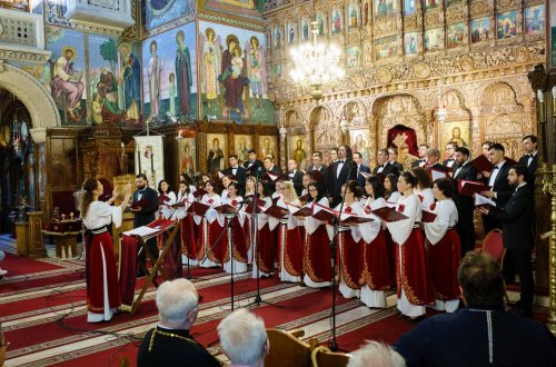 Corala „Nicolae Lungu” a concertat la Biserica „Sfântul Elefterie“-Nou Poza 259233