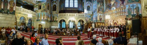 Corala „Nicolae Lungu” a concertat la Biserica „Sfântul Elefterie“-Nou Poza 259234