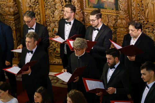 Corala „Nicolae Lungu” a concertat la Biserica „Sfântul Elefterie“-Nou Poza 259238