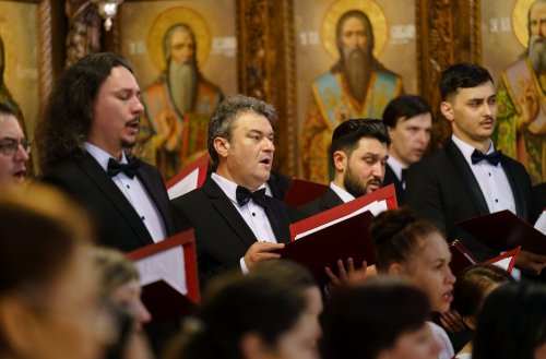 Corala „Nicolae Lungu” a concertat la Biserica „Sfântul Elefterie“-Nou Poza 259245