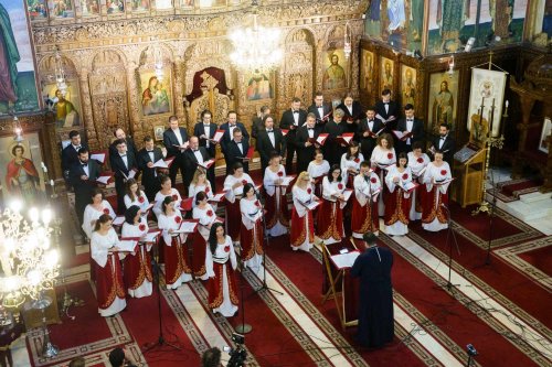 Corala „Nicolae Lungu” a concertat la Biserica „Sfântul Elefterie“-Nou Poza 259277