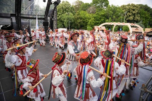 Festivalul Internațional de Folclor „Muzici și Tradiții în București“ Poza 259130
