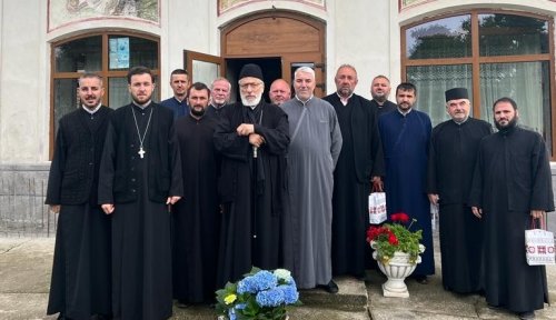 Întâlniri ale cercurilor pastoral‑misionare din județul Argeș  Poza 259383