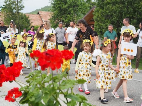 Activități cu tinerii în parohii din Arhiepiscopia Craiovei  Poza 259434