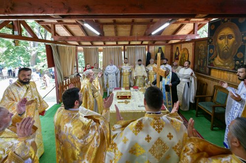 Sărbătorirea Sfântului Grigorie Dascălul la Mănăstirea Căldărușani Poza 259451