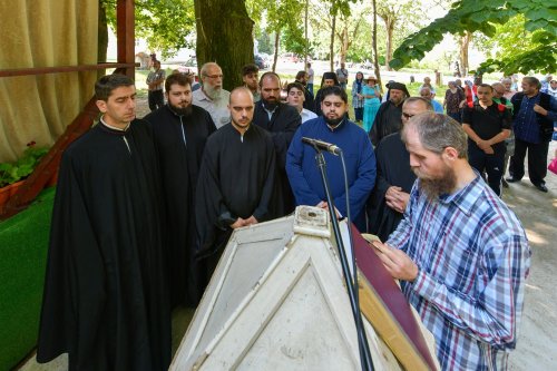 Sărbătorirea Sfântului Grigorie Dascălul la Mănăstirea Căldărușani Poza 259470