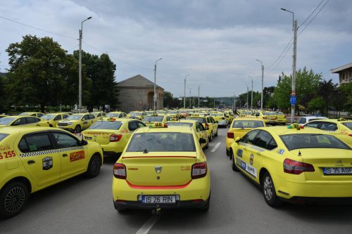 Taximetriștii cer reglementarea firmelor de ride-sharing Poza 259424