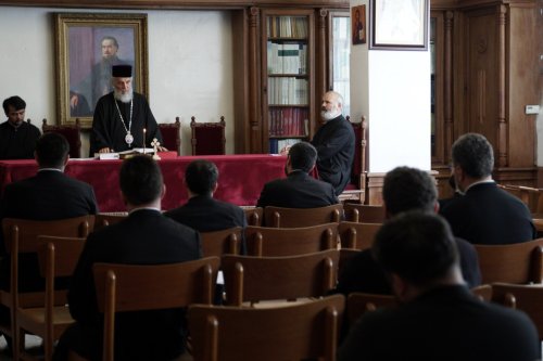 Examen clerical și rugăciune pentru vârstnici în Arhiepiscopia Dunării de Jos Poza 259547