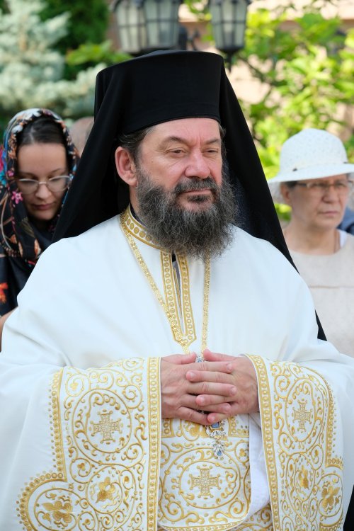 Fidelitate față de sfinți și fast liturgic la hramul Mănăstirii Plumbuita Poza 259777