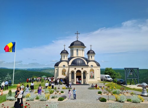 Hramul de vară al Mănăstirii Someșul Cald, judeţul Cluj Poza 259818