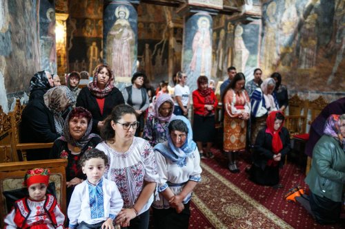 Popas de rugăciune într‑o parohie argeșeană cu bogate tradiții  Poza 259882