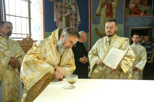 Popasuri de rugăciune și sfințire la biserici din ținutul Vrancei Poza 259993