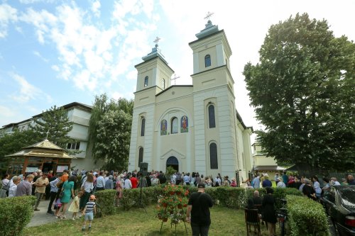Popasuri de rugăciune și sfințire la biserici din ținutul Vrancei Poza 259996