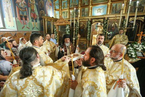 Popasuri de rugăciune și sfințire la biserici din ținutul Vrancei Poza 259998
