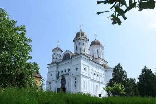 Sărbătoarea Bisericii Grecescu din Drobeta-Turnu Severin Poza 259979