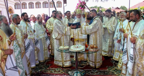 Sărbătoarea Mănăstirii Icoana din județul Gorj Poza 260001