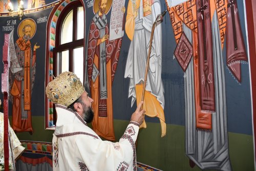 Sfințire și vizită arhierească în comunități din Caraș-Severin Poza 260014