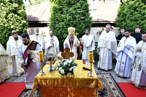 Bucuria sfințirii bisericii în parohia ilfoveană Ostrat Poza 260187