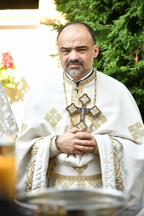 Bucuria sfințirii bisericii în parohia ilfoveană Ostrat Poza 260190