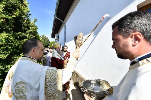 Bucuria sfințirii bisericii în parohia ilfoveană Ostrat Poza 260193