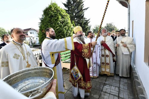 Bucuria sfințirii bisericii în parohia ilfoveană Ostrat Poza 260198