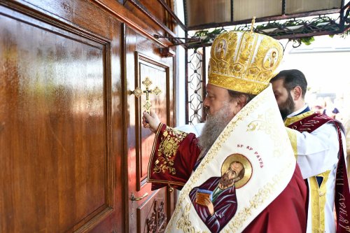 Bucuria sfințirii bisericii în parohia ilfoveană Ostrat Poza 260200