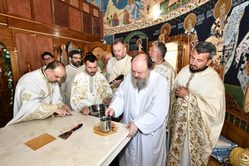 Bucuria sfințirii bisericii în parohia ilfoveană Ostrat Poza 260204