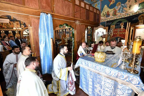 Bucuria sfințirii bisericii în parohia ilfoveană Ostrat Poza 260206