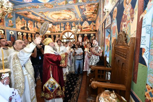 Bucuria sfințirii bisericii în parohia ilfoveană Ostrat Poza 260211