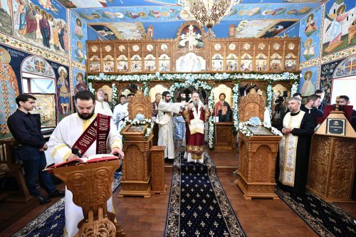 Bucuria sfințirii bisericii în parohia ilfoveană Ostrat Poza 260219