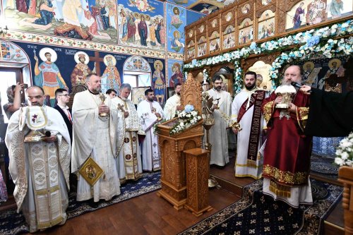 Bucuria sfințirii bisericii în parohia ilfoveană Ostrat Poza 260221