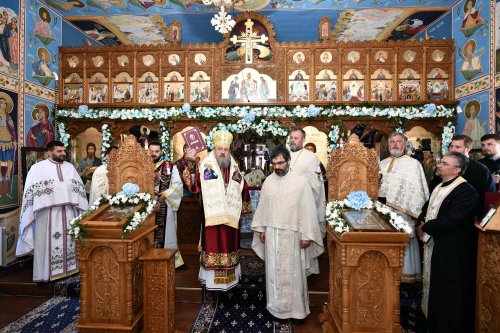 Bucuria sfințirii bisericii în parohia ilfoveană Ostrat Poza 260222