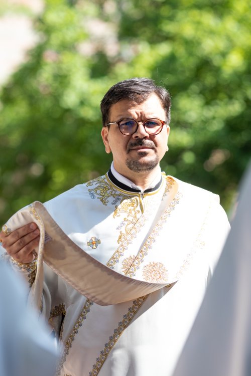Corifeii Apostolilor, sărbătoriți la Mănăstirea Radu Vodă din București Poza 260243