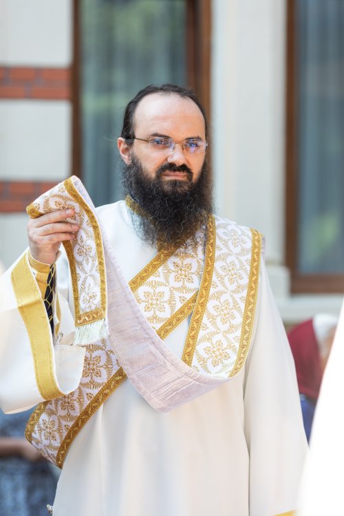 Corifeii Apostolilor, sărbătoriți la Mănăstirea Radu Vodă din București Poza 260245