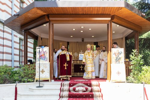 Corifeii Apostolilor, sărbătoriți la Mănăstirea Radu Vodă din București Poza 260255