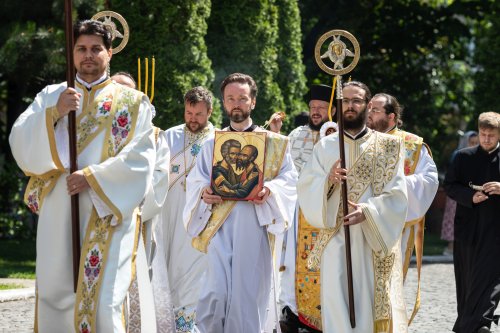 Corifeii Apostolilor, sărbătoriți la Mănăstirea Radu Vodă din București Poza 260260