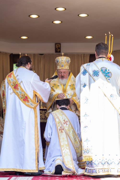 Corifeii Apostolilor, sărbătoriți la Mănăstirea Radu Vodă din București Poza 260272