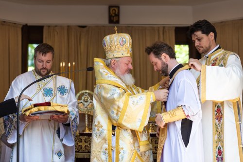 Corifeii Apostolilor, sărbătoriți la Mănăstirea Radu Vodă din București Poza 260273