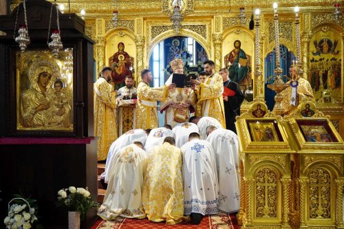 Praznicul Sfinților Petru și Pavel în eparhii din Muntenia și Dobrogea Poza 260356