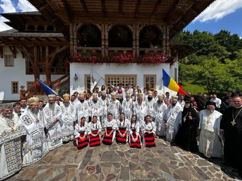 Mănăstirea maramureşeană Bârsana la trei decenii de la reînfiinţare Poza 260380