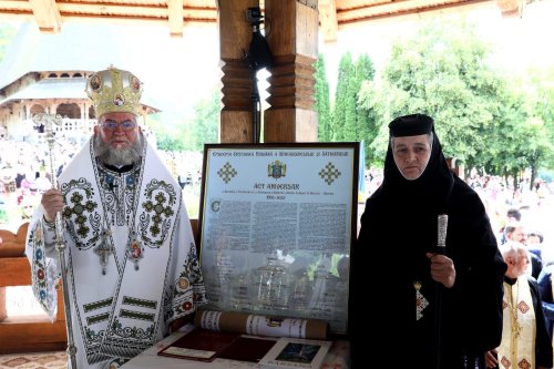 Mănăstirea maramureşeană Bârsana la trei decenii de la reînfiinţare Poza 260381