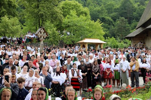 Mănăstirea maramureşeană Bârsana la trei decenii de la reînfiinţare Poza 260386