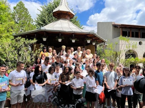 84 de elevi premiați de Parohia Timișoara Viile Fabric Poza 260460