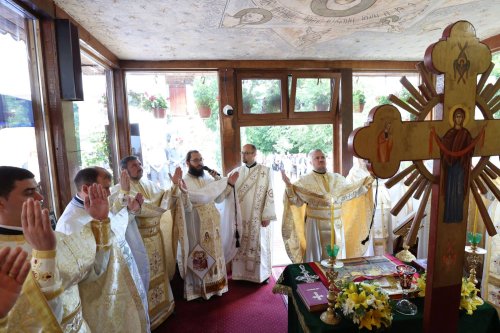 Sărbătoarea Sfinților Apostoli Petru și Pavel în Episcopia Caransebeșului Poza 260470